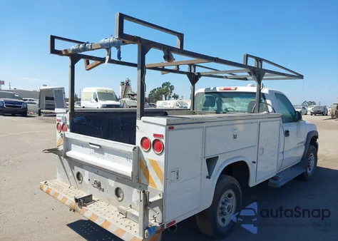 2006 GMC Sierra 2500Hd Work Truck from USA, damaged, VIN 1GDHC24U06E271859